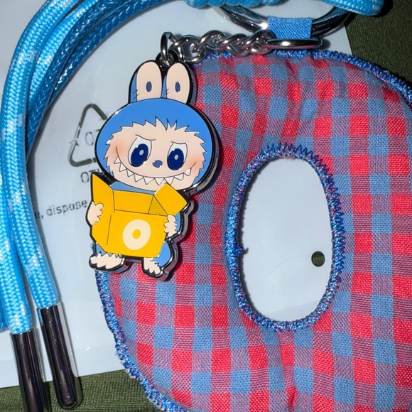 Pop Mart Labubu The Monsters Pin for Love Series
"O" Letter Pendant - Picture 2 of 4